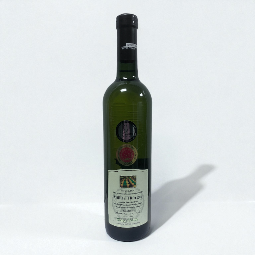 Fľaša vína Peter Podola Müller Thurgau 2024 – slovenské suché biele víno